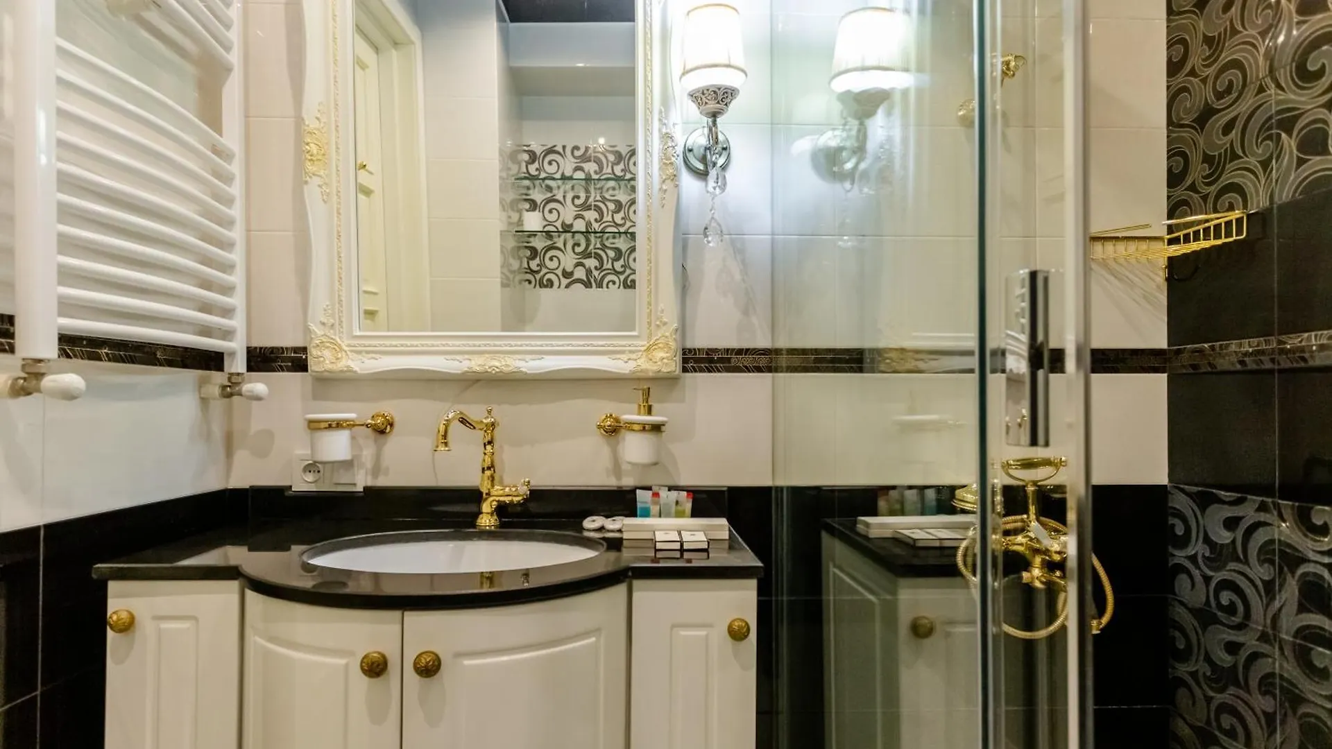 Fabulous Apartment On Rustaveli Avenue Tbilisi 0*,