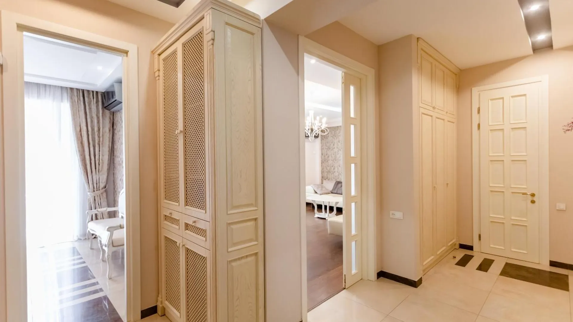 Fabulous Apartment On Rustaveli Avenue Tbilisi