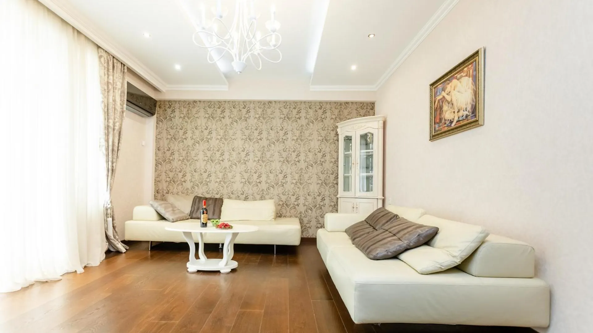 Fabulous Apartment On Rustaveli Avenue Tbilisi