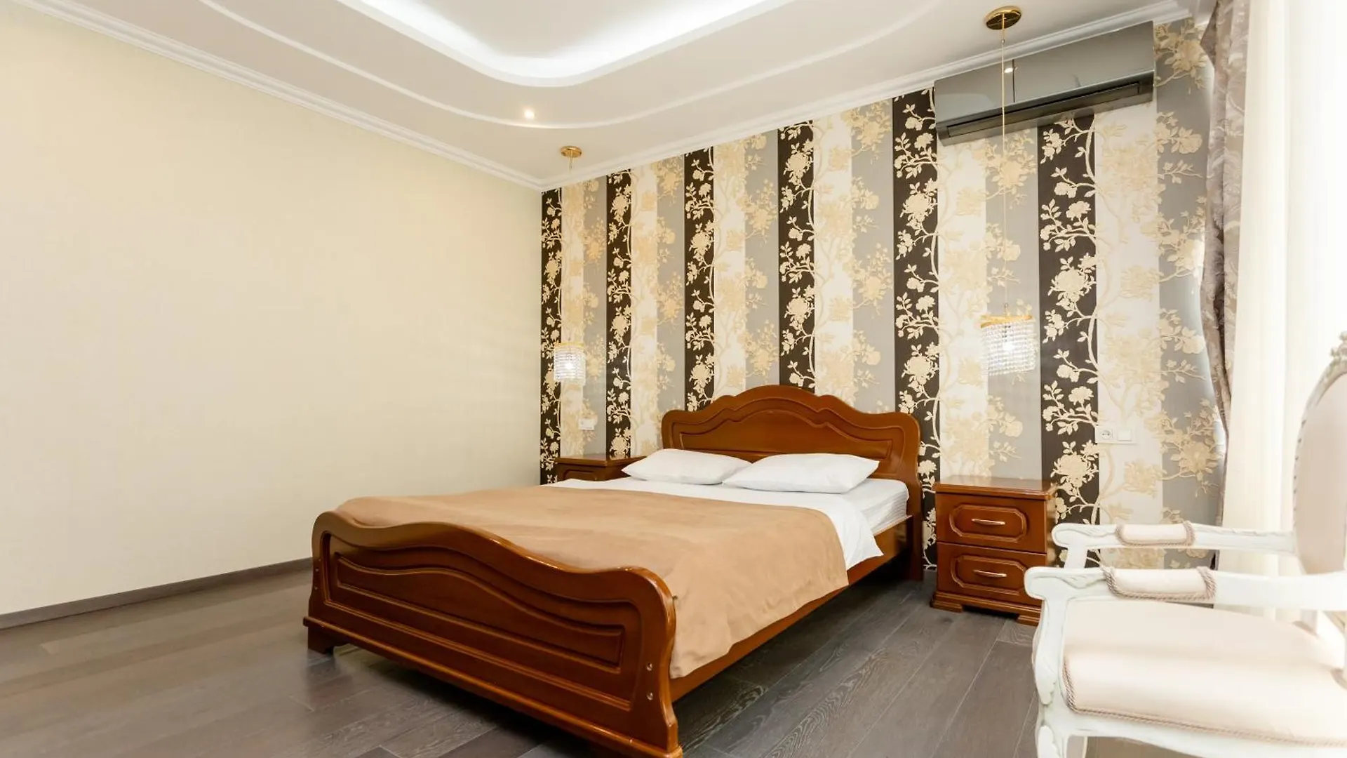Fabulous Apartment On Rustaveli Avenue Tbilisi